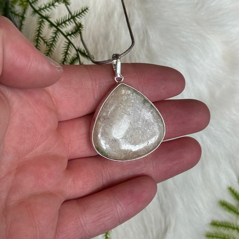 Ravenstone Moonstone Necklace "Marla"