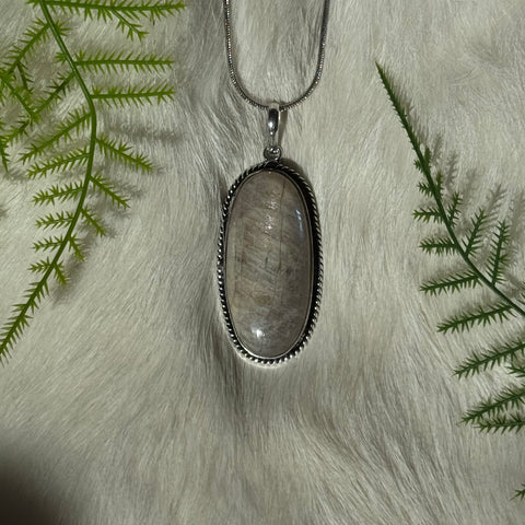 Ravenstone Moonstone Necklace "Mia"