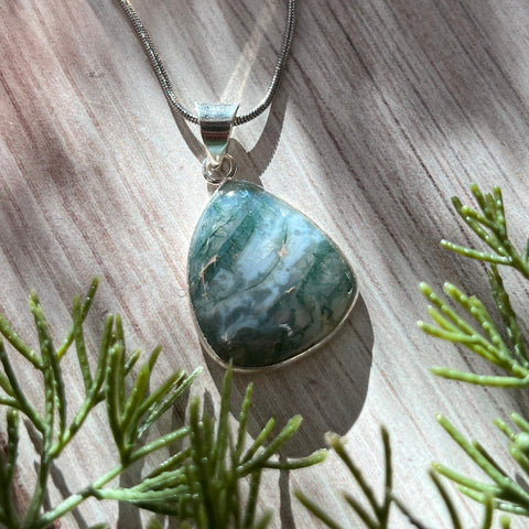 Ravenstone Moss Agate Necklace "Audrey"