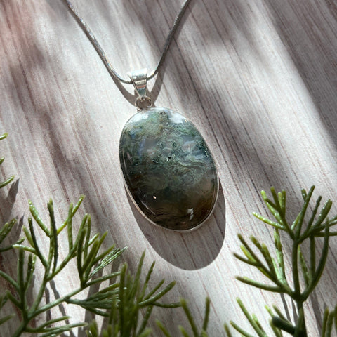 Ravenstone Moss Agate Necklace "Blakely"