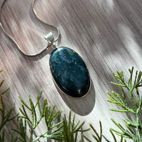 Ravenstone Moss Agate Necklace "Lydia"