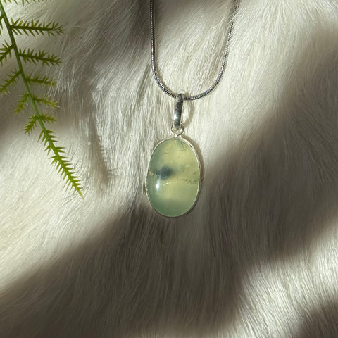 Ravenstone Prehnite Necklace "Savannah"