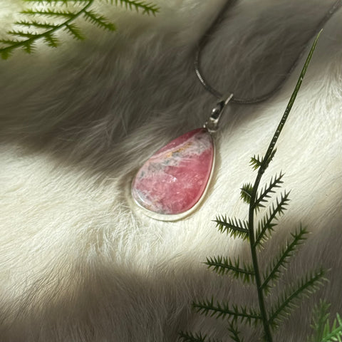 Ravenstone Rhodochrosite Necklace "Brooklyn"