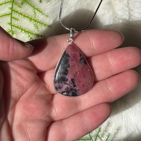 Ravenstone Rhodonite Necklace "Marge"