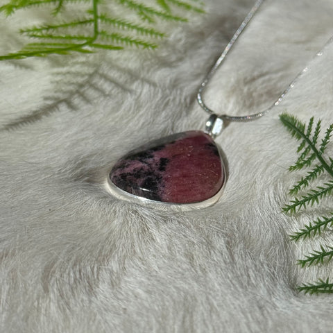 Ravenstone Rhodonite Necklace "Marge"