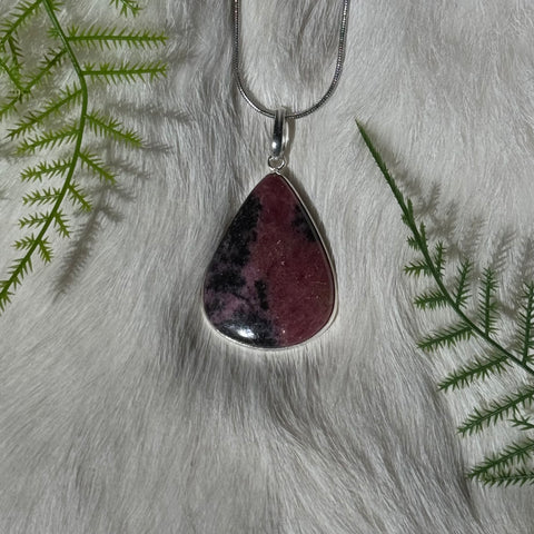 Ravenstone Rhodonite Necklace "Marge"
