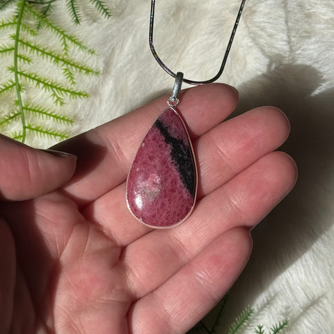 Ravenstone Rhodonite Necklace "Stacy"