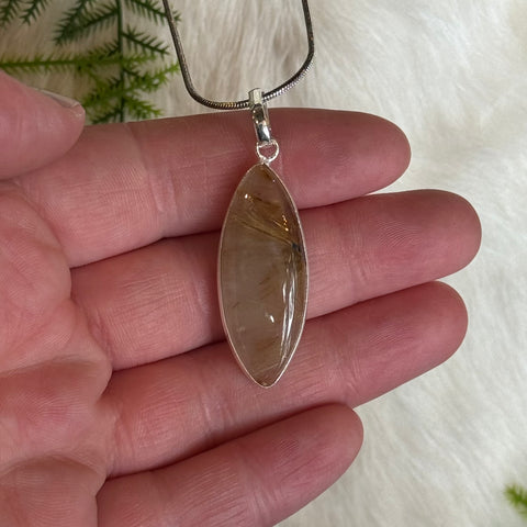 Ravenstone Rutilated Quartz Necklace "Evelyn"