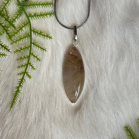 Ravenstone Rutilated Quartz Necklace "Evelyn"