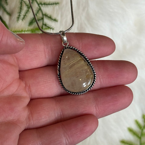 Ravenstone Rutilated Quartz Necklace "Fiona"