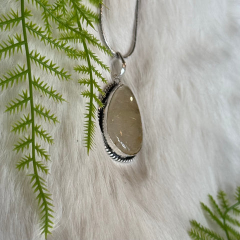 Ravenstone Rutilated Quartz Necklace "Fiona"