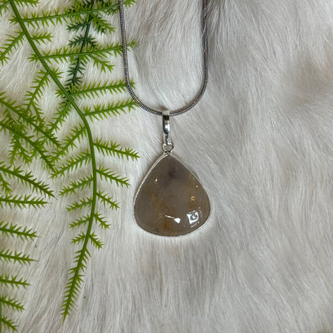 Ravenstone Rutilated Quartz Necklace "Reagan"