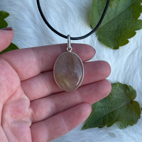 Ravenstone Rutilated Quartz Necklace "Wendy"