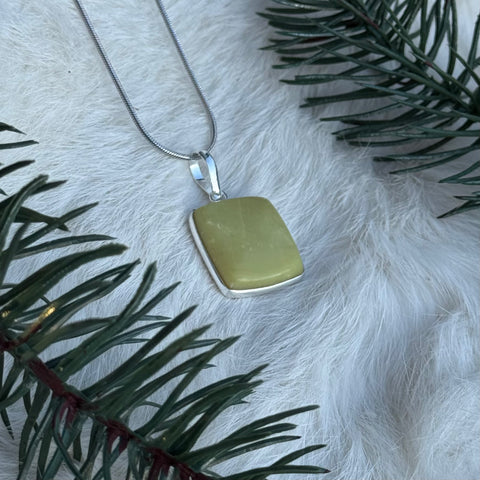 Ravenstone Serpentine Necklace "Anna"