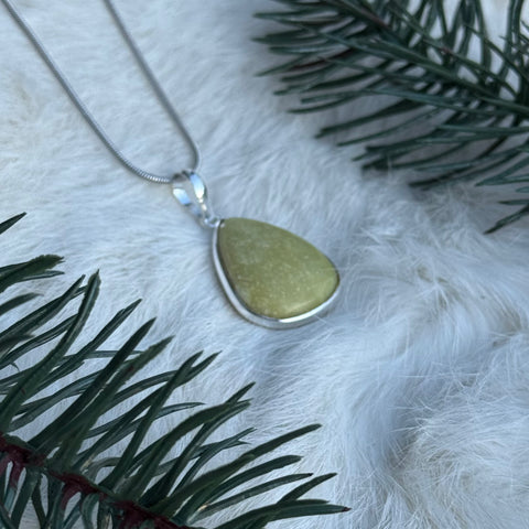 Ravenstone Serpentine Necklace "Athena"