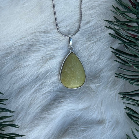 Ravenstone Serpentine Necklace "Athena"
