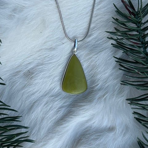 Ravenstone Serpentine Necklace "Audrey"