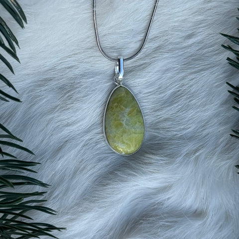 Ravenstone Serpentine Necklace "Josie"