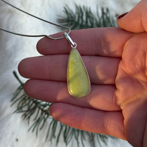 Ravenstone Serpentine Necklace "Quinn"