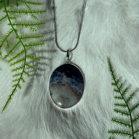 Ravenstone Sodalite Necklace "Antonia"