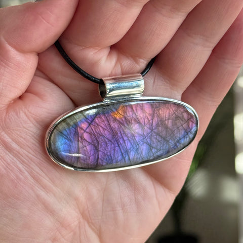 Ravenstone Sunset Labradorite Necklace "Monica"