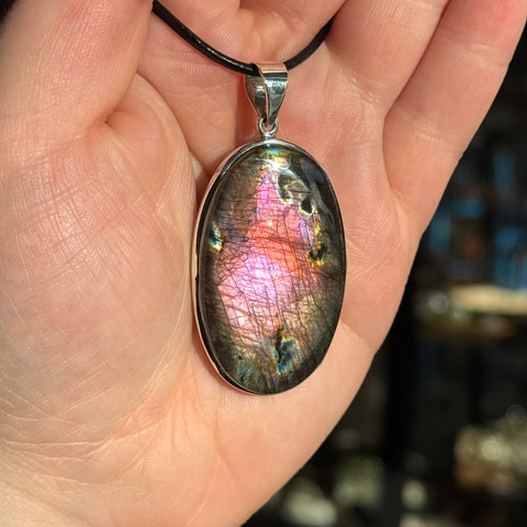 Ravenstone Sunset Labradorite Necklace "Sabine"