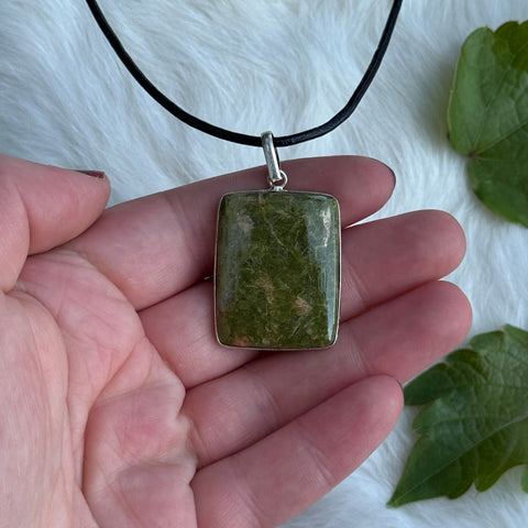 Ravenstone Unakite Necklace "Inez"