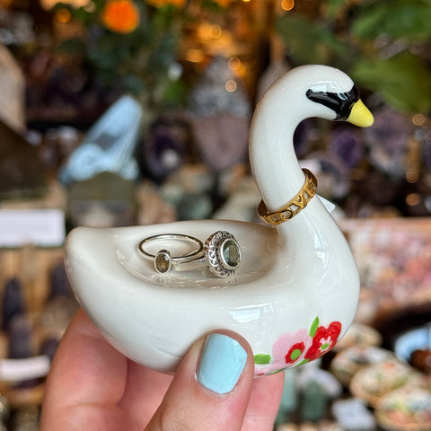 Tag Swan Ring Holder
